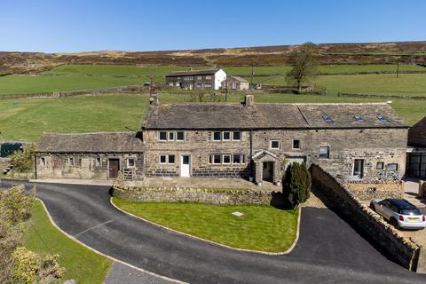 5 bed property, in Lower Han Royd, £775,000