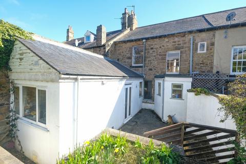 3 bed property, in Upper Howick Street, £325,000
