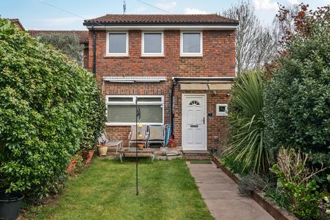 3 bed property, in Magdalene Road, £525,000