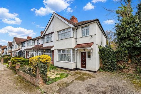 3 bed property, in Stratford Road, £549,950
