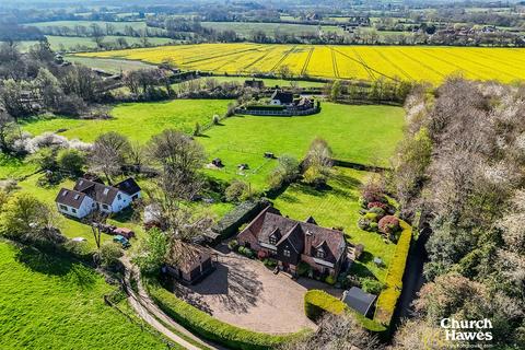 4 bed property, in Woodhill Road, £1,500,000