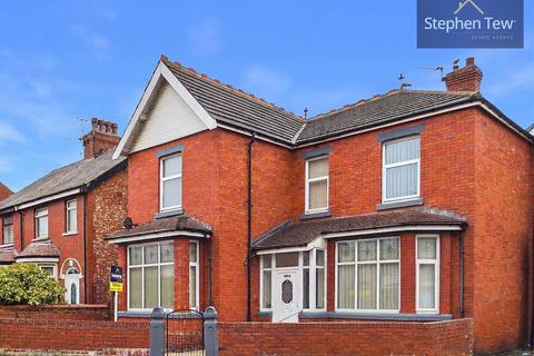 3 bed property, in Ansdell Road, £180,000