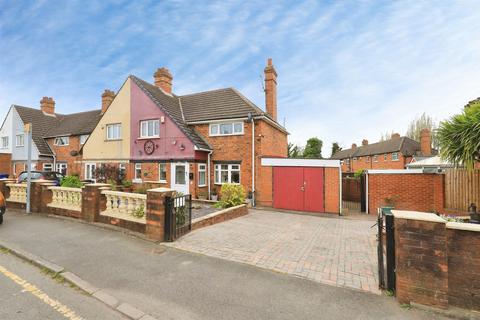 3 bed property, in Southall Crescent, £250,000