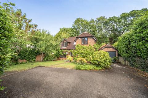 4 bed property, in High Street, £850,000