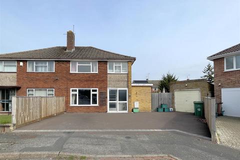 4 bed property, in Sheepscombe Close, £450,000