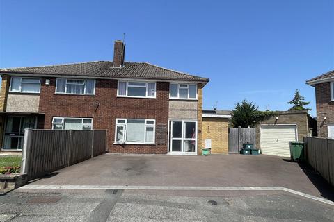 4 bed property, in Sheepscombe Close, £450,000