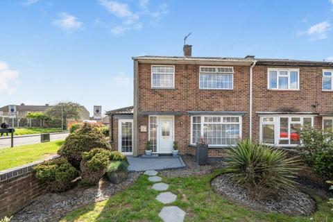 3 bed property, in Blackbird Leys Road, £425,000
