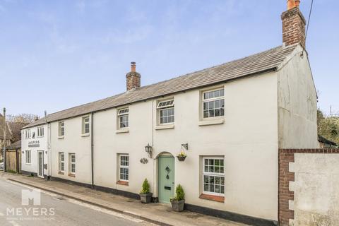 4 bed property, in Piddletrenthide, £400,000