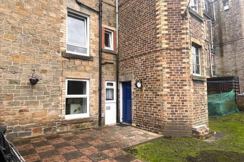Studio, in 11/3 Gladstone Street, £35,000