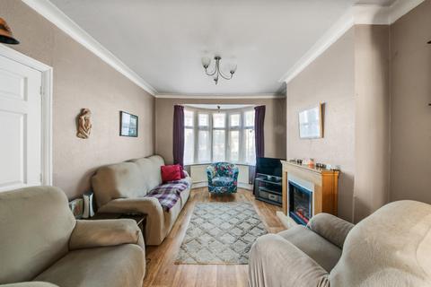 4 bed property, in Montague Avenue, £699,950