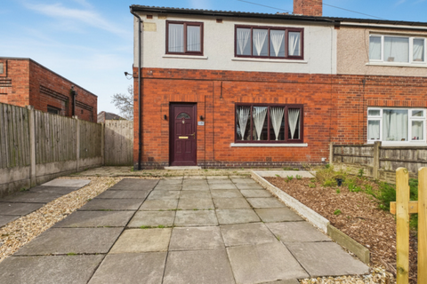 3 bed property, in Wigan Road, £180,000