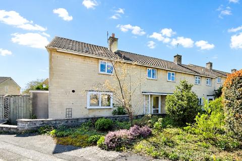 3 bed property, in Southville Road, £325,000