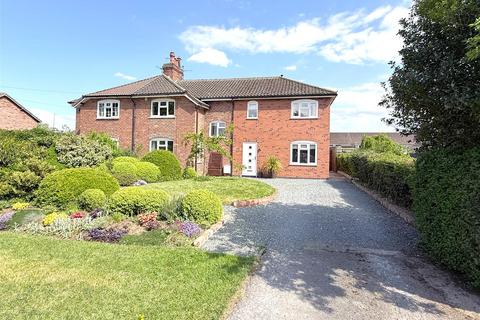 4 bed property, in Belvoir Road, £475,000