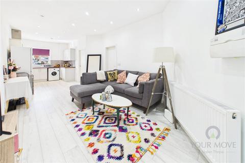 1 bed property, in Tresham Street, £100,000