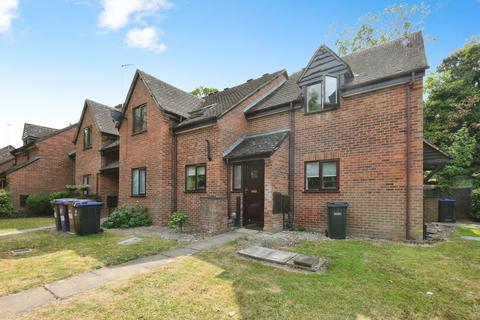 1 bed property, in King James Way, £160,000