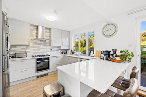 4 bed property, in Mill Drive, £749,950