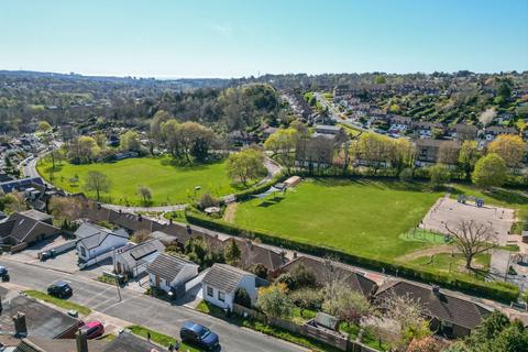 4 bed property, in Highbank, £600,000