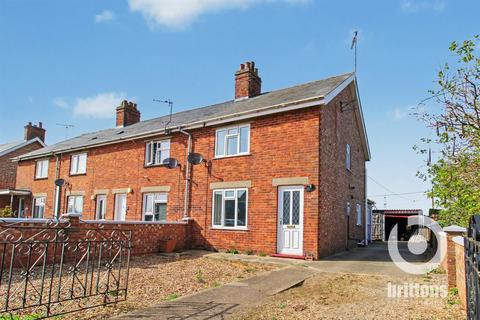 3 bed property, in Church Close, £210,000