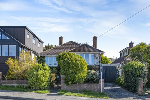2 bed property, in Falmer Avenue, £525,000