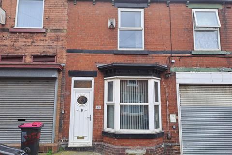2 bed property, in Albion Road, £75,000