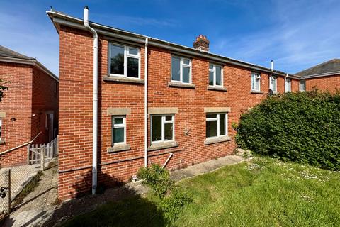 3 bed property, in High Street, £225,000
