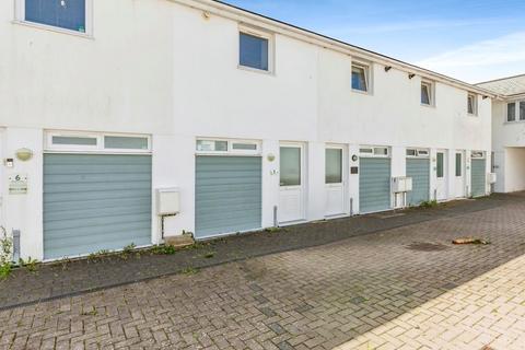 1 bed property, in 5 Veronica Court, £145,000