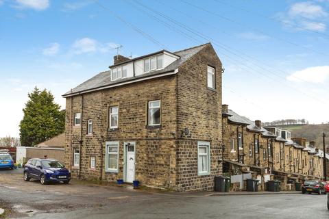 4 bed property, in Stanley Road, £155,000