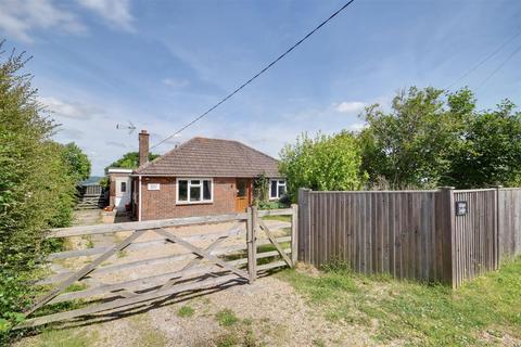 2 bed property, in Dixter Lane, £495,000