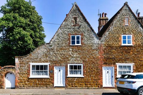 2 bed property, in Charming Grade II Listed Coastal Cottage in Heacham, £289,950