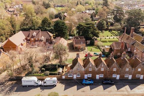 2 bed property, in Charming Grade II Listed Coastal Cottage in Heacham, £289,950