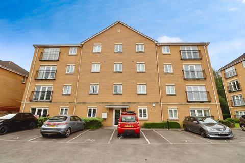 2 bed property, in Wyncliffe Gardens, £155,000