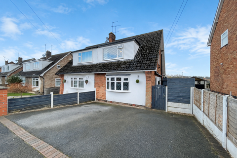 3 bed property, in Yew Tree Drive, £290,000
