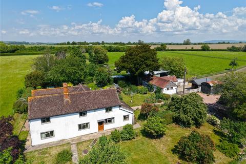 4 bed property, in Upper Pendock, £900,000