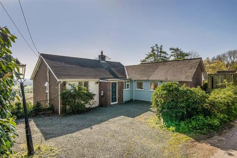 3 bed property, in Llynclys, £425,000