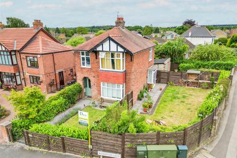 3 bed property, in Bishopton Lane, £425,000