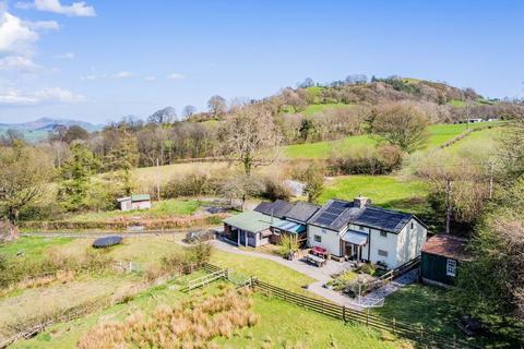 3 bed property, in Pen-Y-Garnedd, £550,000