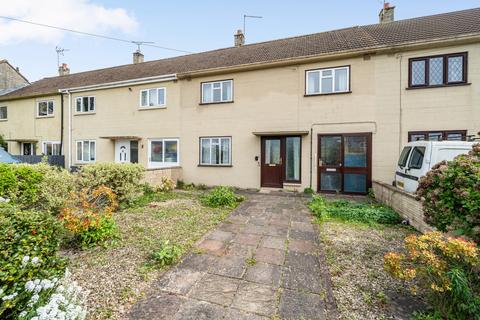 3 bed property, in Cranleigh Court Road, £265,000