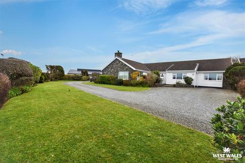 5 bed property, in Nun Street, £600,000