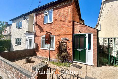 3 bed property, in The Street, £280,000