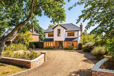4 bed property, in Send, £1,400,000