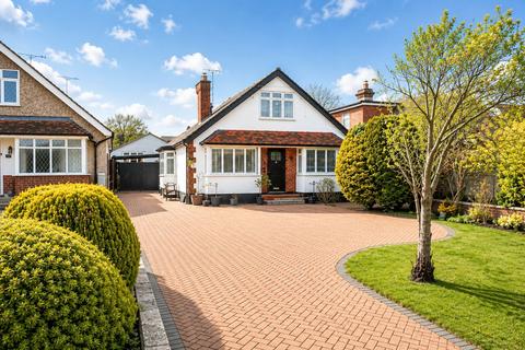 3 bed property, in Great North Road, £750,000