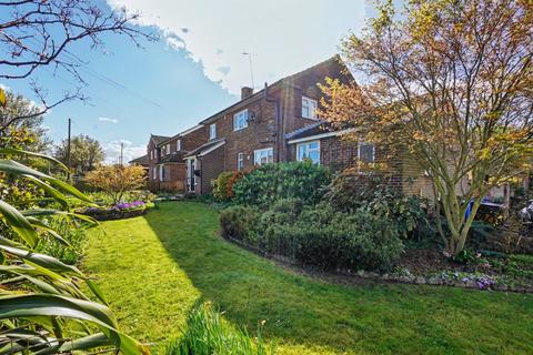 4 bed property, in 3 Sheerstone, £525,000