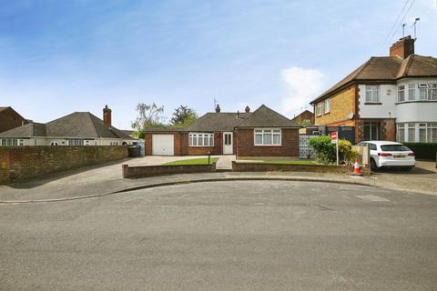 3 bed property, in Larkfield Avenue, £375,000