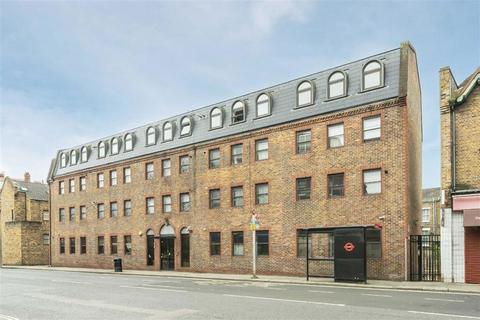 1 bed property, in North End Road, £415,000