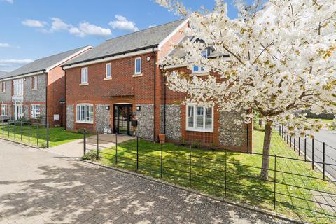 5 bed property, in Lendon Grove, £1,150,000