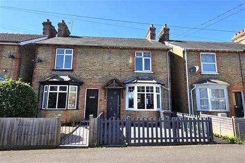 2 bed property, in Grenville Road, £300,000