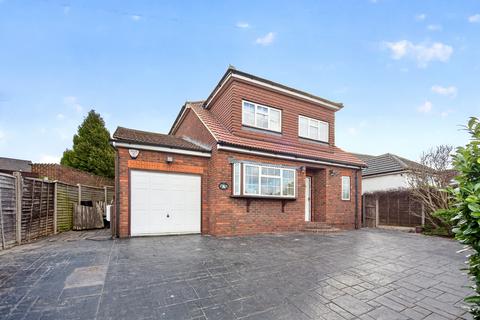 3 bed property, in Winchester Road, £745,000