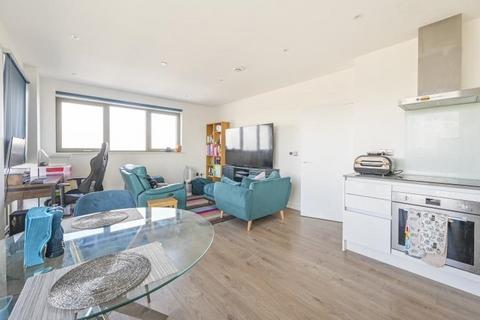 1 bed property, in Tiller House E6, £270,000