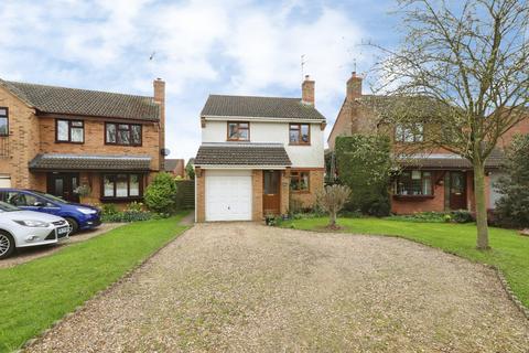 3 bed property, in Clipsham Road, £305,000