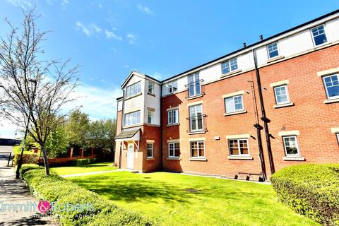 2 bed property, in Harwood Drive, £77,500